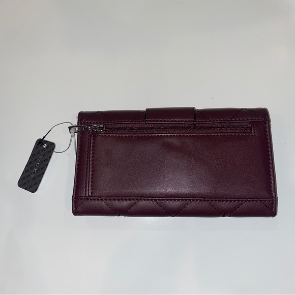 New Purple Plum GUESS Wallet NWT Clutch Card Holder Cydney SLG L8474238 Quilted - Picture 5 of 5